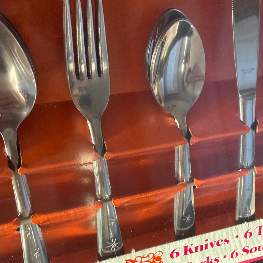 Vintage Utica Japan 24-piece stainless steel flatware - Picture 3 of 3